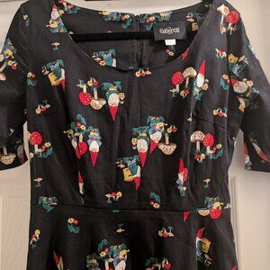 Collectif Amber Dress in Gnome Print - M